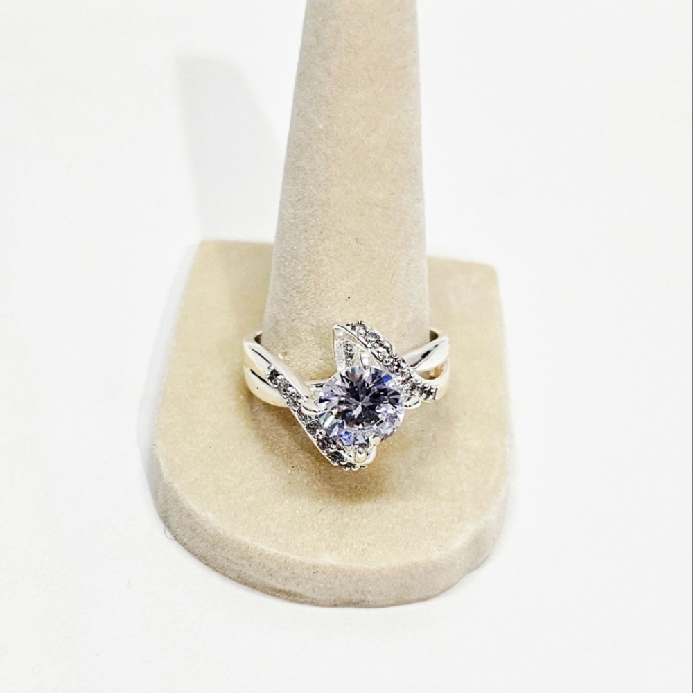 Macy's Charter Club Crystal Stone Bypass Ring in Fine Silver Plate Size 10 - Picture 3 of 7